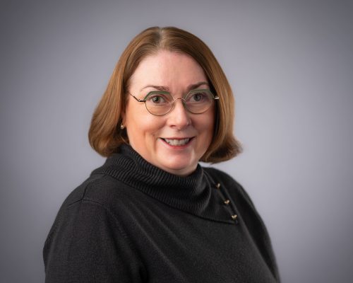 HEADSHOT - Paula Maguire